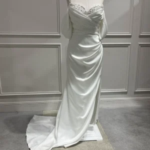 پیراهن VIP یقه دلبری سفید